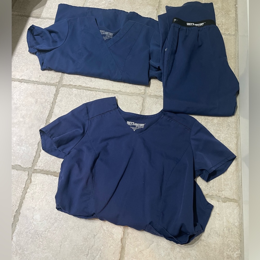 Greys Anatomy Medium Scrub lot